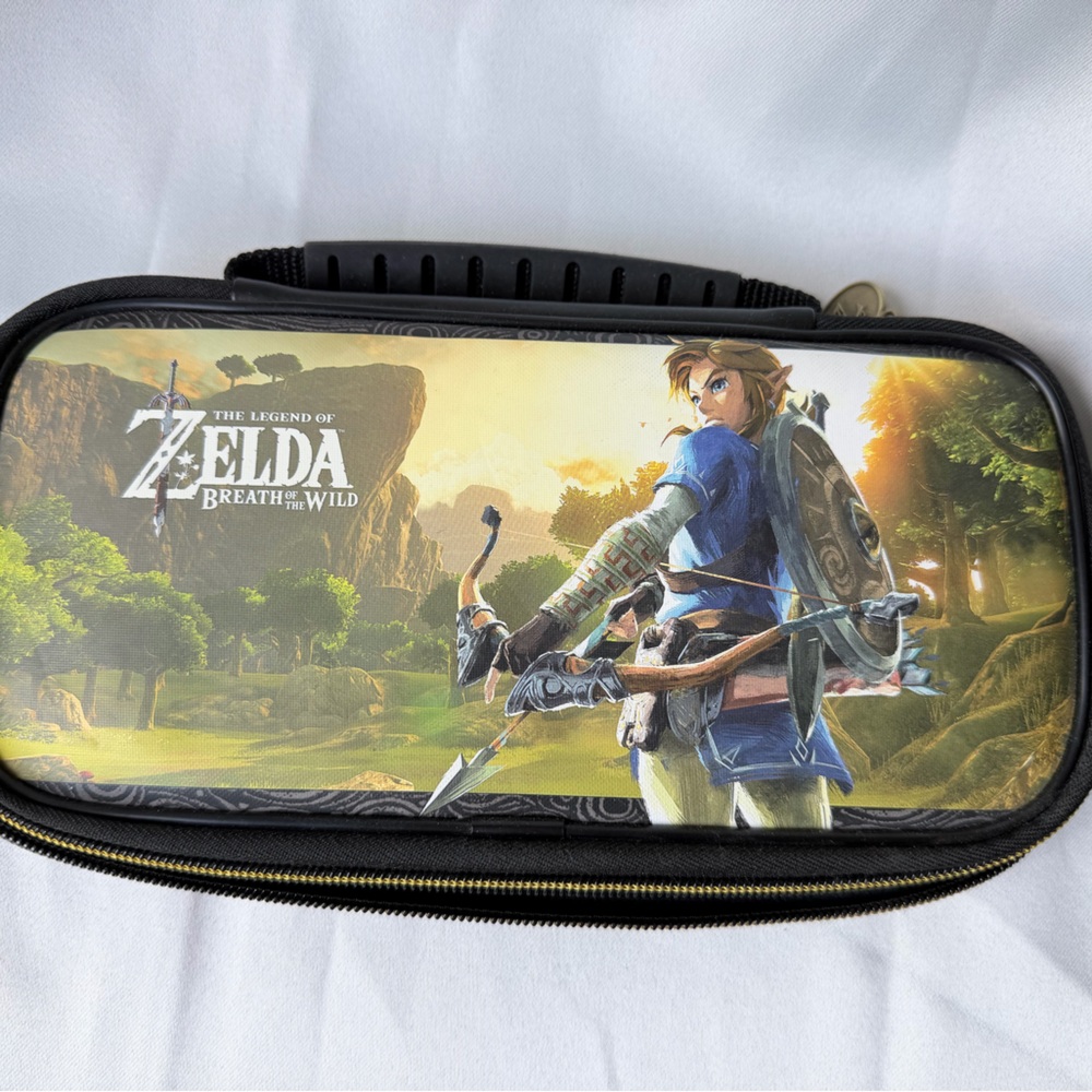 Nintendo Switch The Legend of Zelda Breath of the Wild Carry Case